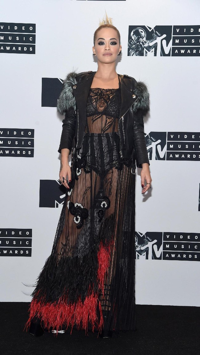 Rita Ora attends the Press Room at the 2016 MTV Video Music Awards at Madison Square Garden on August 28, 2016 in New York City.  (Photo by Jamie McCarthy/Getty Images)