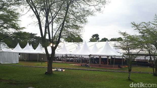 Tenda-tenda di sekitar Borobudur