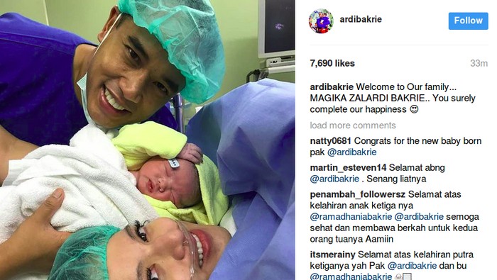 Dukungan Artis untuk Ahok, Nia Ramadhani Melahirkan Anak Ketiga