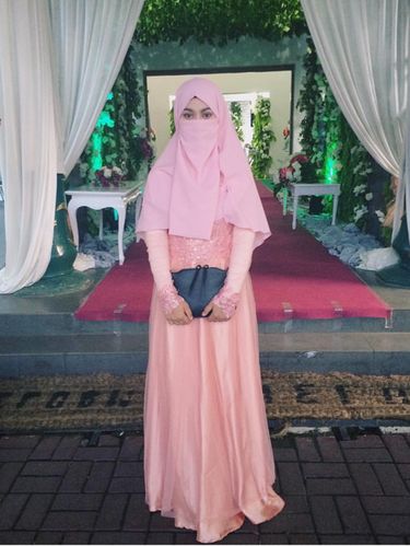  Foto  Gaya Stylish Wardah Maulina Hijabers Bercadar 