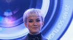 Tatapan Dingin Agnez Mo