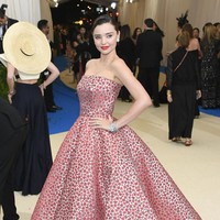 Miranda Kerr attends the Rei Kawakubo/Comme des Garcons: Art Of The In-Between Costume Institute Gala at Metropolitan Museum of Art on May 1, 2017 in New York City.  (Photo by Dia Dipasupil/Getty Images For Entertainment Weekly)