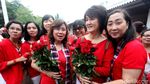 Gelar Aksi Simpatik, Warga Merahkan Balai Kota DKI