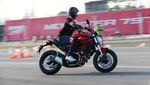 Mike Lewis dan Karina Salim Tunggangi Ducati Monster 797