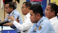 Friement mengatakan, aplikasi Antrian Paspor ini baru diuji coba di Kantor Imigrasi Jaksel. Kalau berhasil, aplikasi akan dikembangkan ke daerah-daerah lain juga.
