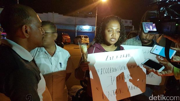 Nyala Lilin dan Suara Warga Papua untuk Ahok 