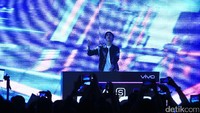 Para penonton yang hadir pun menyambutnya secara meriah. Foto: Ari Saputra/detikHOT