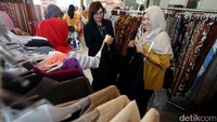 Ikatan Pengusaha Wanita Indonesia (IWAPI), menggelar diskusi dan bazar yang di ikuti oleh anggota IWAPI untuk memperkenalkan produk UKM anggota IWAPI kepada masyarakat.