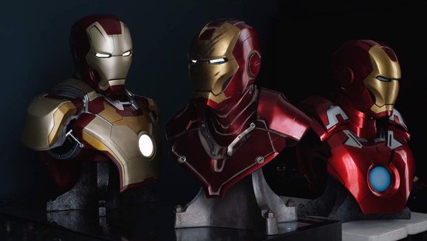 Billy Davidson Rogoh Kocek Puluhan Juta Koleksi Action Figure Iron Man
