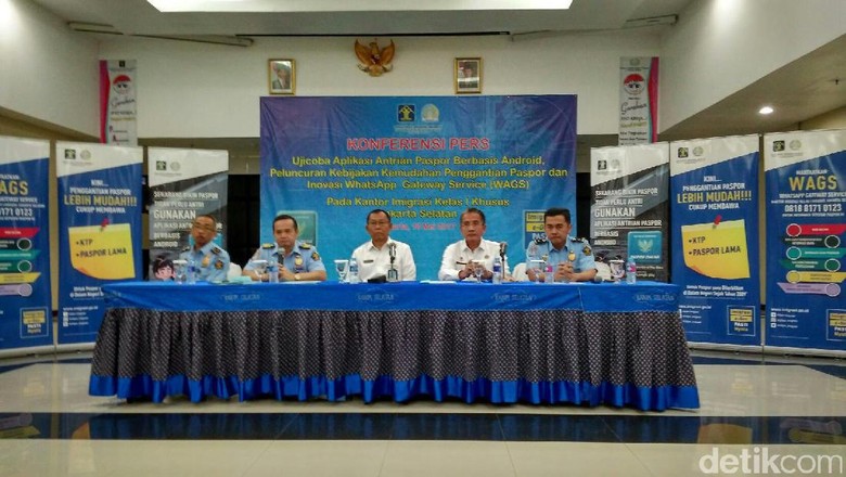 Antrean Permohonan Paspor Kini Bisa Diakses Lewat Aplikasi Antrean Permohonan Paspor Kini Bisa Diakses Lewat Aplikasi