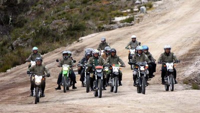 Susuri Jalan Trans Papua, Jokowi Konvoi Naik Trail