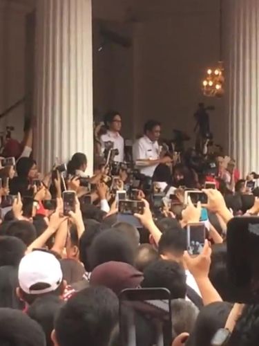 Merinding! Begini Suasana Addie MS Saat Jadi Konduktur di Balai Kota