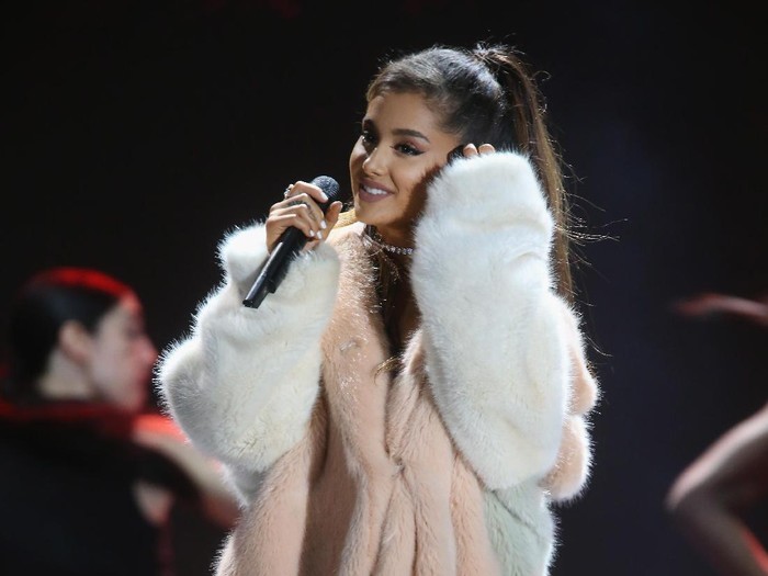 Pasca Insiden Ledakan, Ariana Grande dan Manchester Trending di Twitter