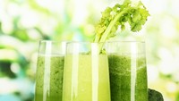 Kalau Martha Stewart memilih minum jus hijau tiap sarapan. Menurutnya minuman ini memberi energi. Dibuat dari bayam, seledri, parsley, mint dan potongan buah seperti pir, mangga atau pepaya. Foto: ilustrasi/thinkstock
