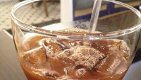 Yuan Yang Gula Melaka terbuat dari terbuat dari campuran kopi OWL dan teh. Kemudian diberi juga tambahan gula melaka. Rasa minuman begitu enak dan menyegarkan. Sedikit mirip teh tarik, tapi ada jejak asam kopi.
