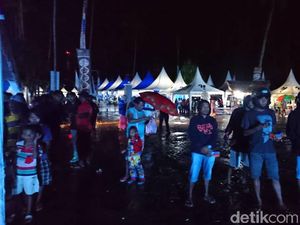 Pesta Rakyat Ala Raja Ampat yang Tumpah Ruah