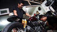 Biaya modifikasi di sini tergantung dengan keinginan pelanggan, jika menggunakan part dengan kualitas nomor 1 pasti harganya akan lebih mahal.