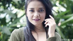 Citra Scholastika Lagi Enjoy Nikmati Jerih Payah Berkarier Sejak Muda