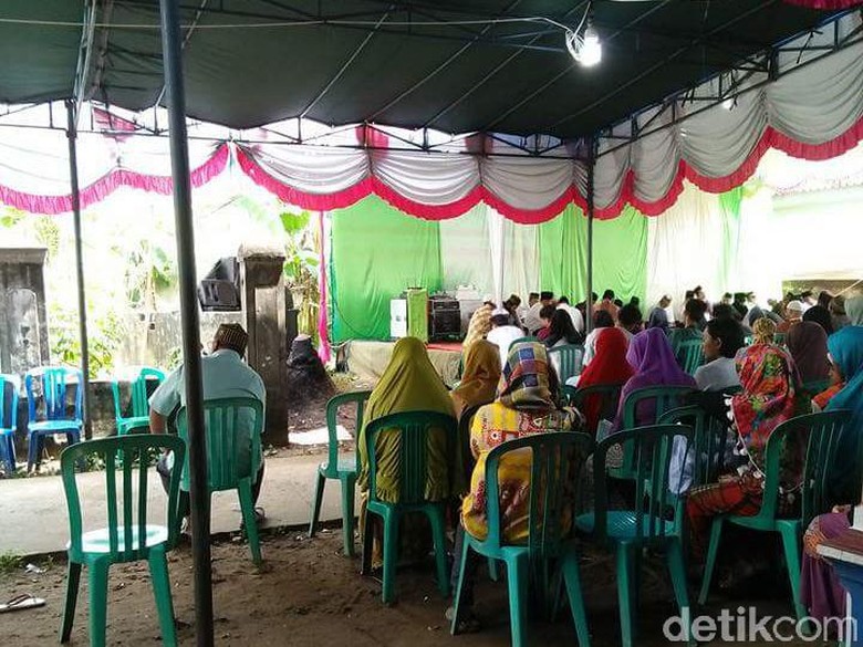 Undangan Telanjur Disebar Resepsi Pernikahan Elsa Jadi Doa