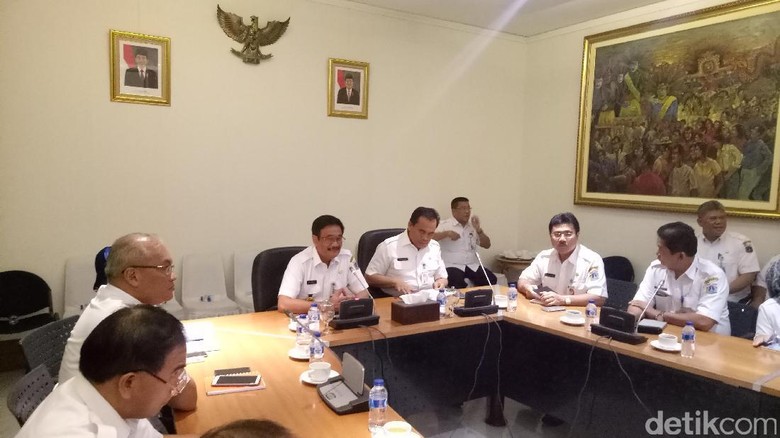 Gantikan Ahok, Ini Fokus Djarot Selama Menjabat Plt Gubernur DKI Gantikan Ahok, Ini Fokus Djarot Selama Menjabat Plt Gubernur DKI