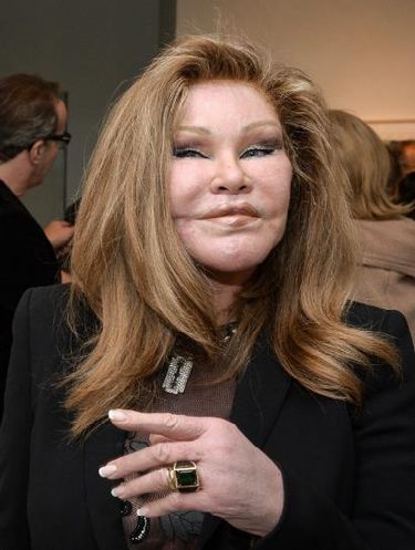 Selain Istri Presiden Prancis, 5 Wanita yang Juga Dijuluki Barbie Menopause