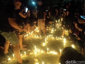 Massa Aksi untuk Ahok di Lapangan Renon Bali Mulai Bubarkan Diri