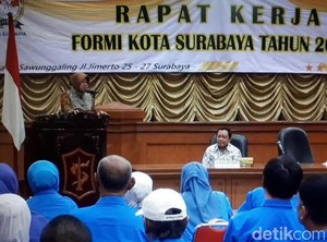 Risma Dorong Permainan Tradisional Anak Dihidupkan Kembali