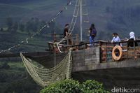 Ini adalah sebuah restoran berbentuk kapal