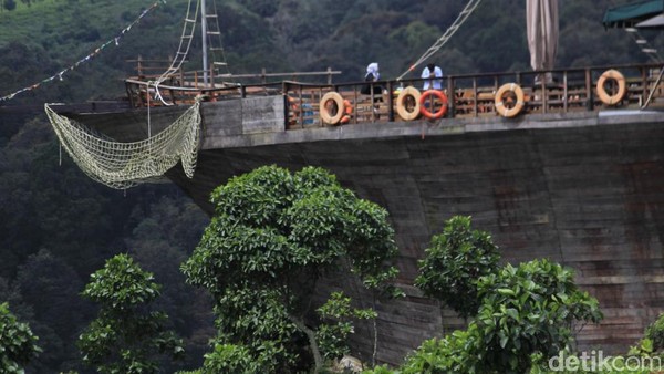 Naik Kapal di Atas Gunung, Bisa Lah Pokoknya