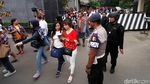 Massa Pro-Ahok di Mako Brimob Terus Bertambah