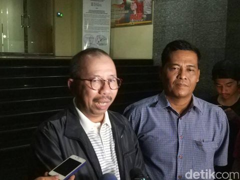 Kadiv Humas Mabes Polri Irjen Setyo Wasisto dan Kabid Humas Polda Metro Kombes Argo Yuwono