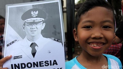 Aksi Massa Pro-Ahok di Mako Brimob