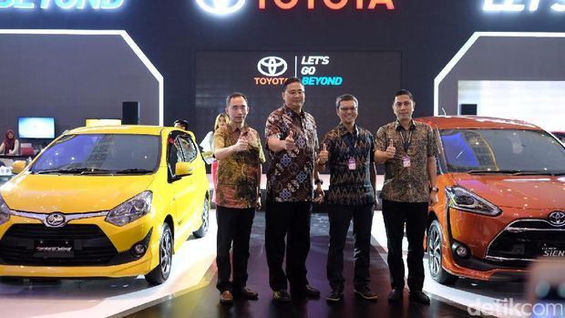Manajemen Toyota dan diler Makassar