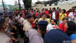 Massa Pro-Ahok Membubarkan Diri dari Mako Brimob