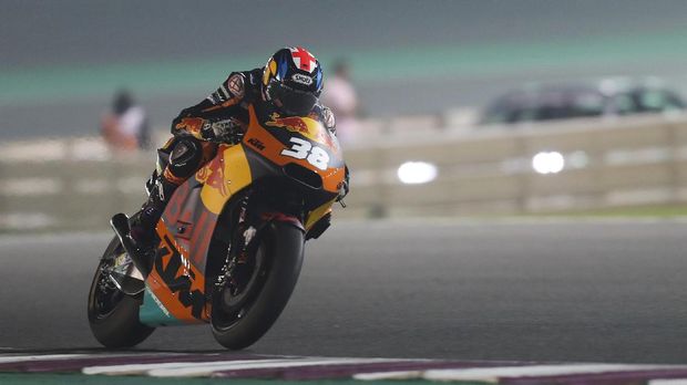 Bradley Smith saat masih membalap di tim KTM Red Bull. (