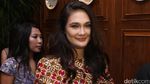 Luna Maya Kece Berbatik