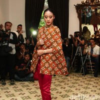 Brand Ambah Batik melangsungkan koleksi terbarunya di Plataran Menteng. Jakarta Pusat. [Mohammad Abduh/Wolipop]