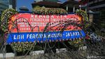 Pendukung Ahok Masih Bertahan di Pengadilan