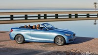 BMW Seri 2 Convertible.