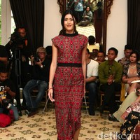 Brand Ambah Batik melangsungkan koleksi terbarunya di Plataran Menteng. Jakarta Pusat. [Mohammad Abduh/Wolipop]