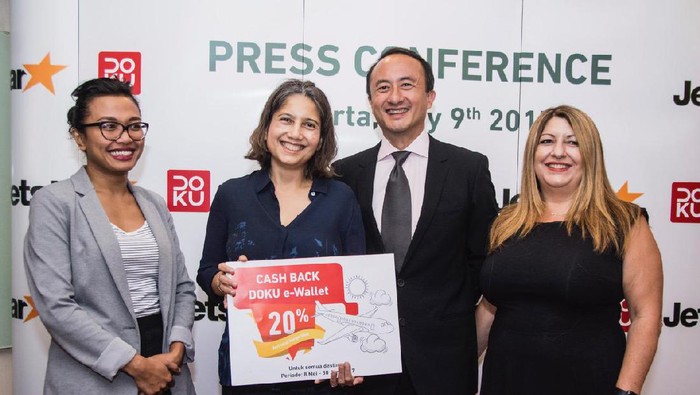 Layanan Penerbangan Turut Dorong Gerakan Non Tunai