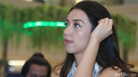 Kini Velove tengah mengerjakan film terbarunya yang berjudul Hujan Bulan Juni (Foto: Ismail/detikHOT)