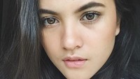 Dengan pulasan makeup natural, Marsha Aruan tetap mencuri perhatian. Dok. Instagram/aruanmarsha
