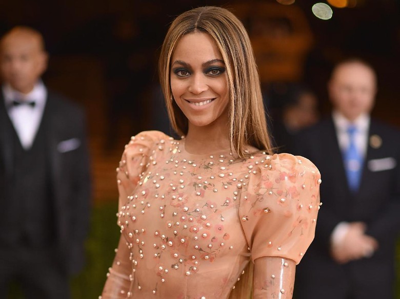 Beyonce Sudah Kembali Seksi Usai Lahikan Anak Kembar 2 Bulan Lalu Beyonce Sudah Kembali Seksi Usai Lahikan Anak Kembar 2 Bulan Lalu