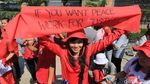 Pendukung Ahok Masih Bertahan di Pengadilan