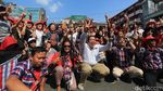 Pendukung Ahok Masih Bertahan di Pengadilan