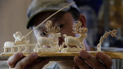 Melihat Kreasi Gading Mamut di Rusia