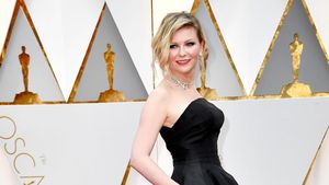Foto: 15 Inspirasi Gaun Malam Kristen Dunst