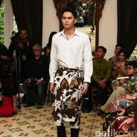 Brand Ambah Batik melangsungkan koleksi terbarunya di Plataran Menteng. Jakarta Pusat. [Mohammad Abduh/Wolipop]