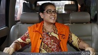 Anggota DPR dari Fraksi Partai Hanura itu memprotes dijadikan buronan karena tidak pernah mengindahkan panggilan penyidik KPK.